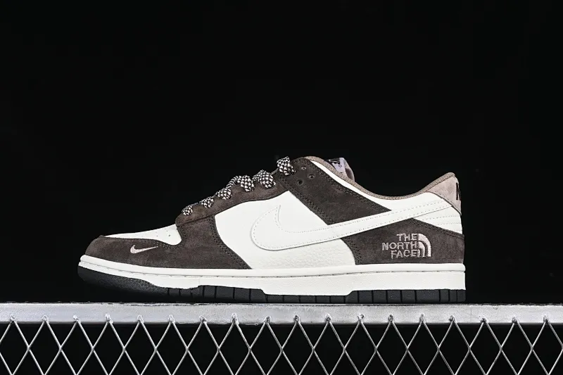 All categories Nk SB Dunk Series Nk SB Dunk Low High-end customized low-top sneakers Nk SB Dunk Low North Face joint black and brown Anniversary high-end customized low-top casual sneakers DJ2024-058